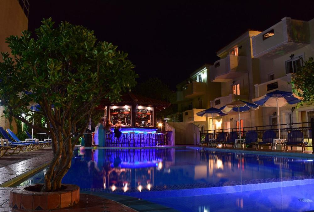 Sofia Studios & Apts เอเจีย มารีนา เนีย ไกโดนเนียส ภายนอก รูปภาพ